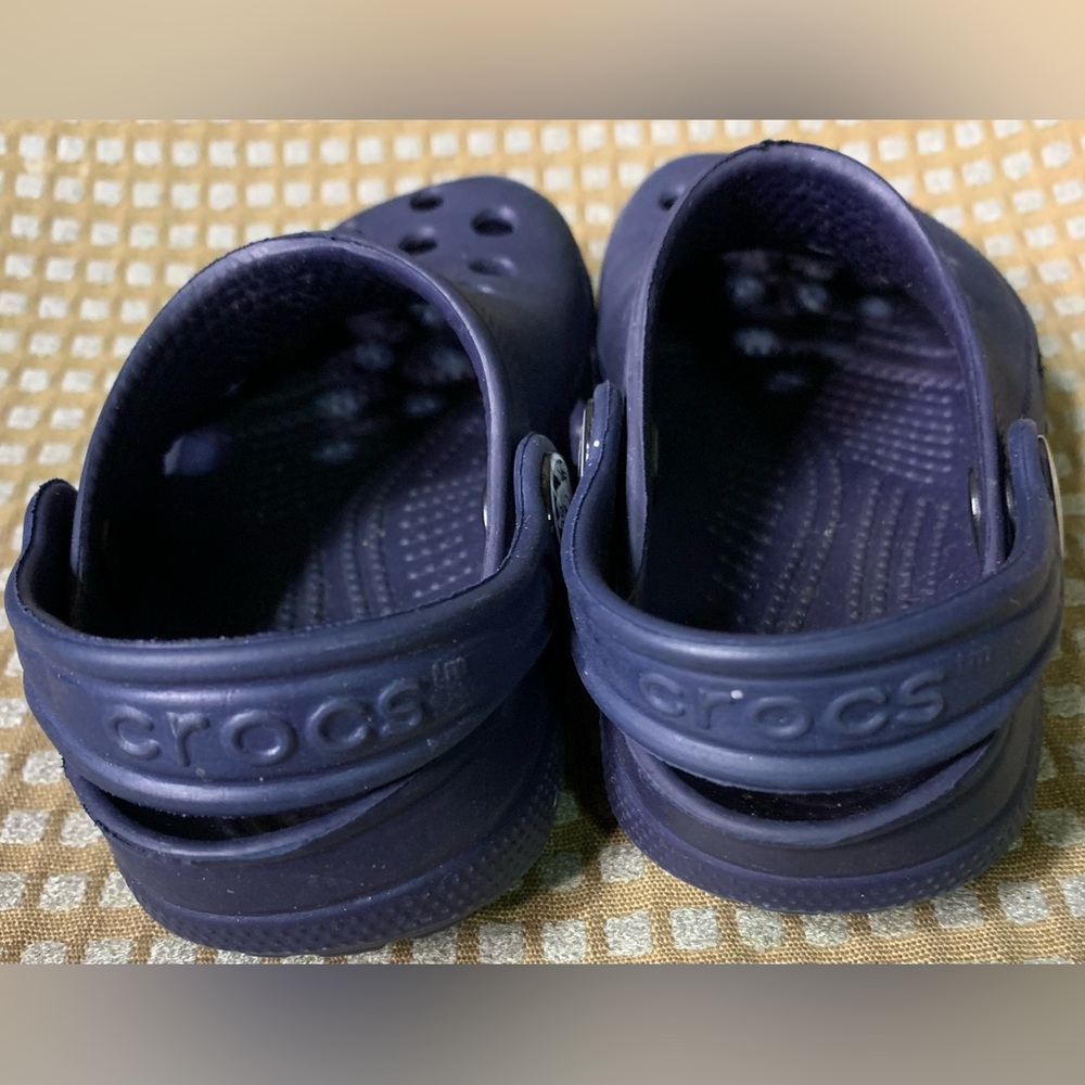 Infant boy size 4/5 blue crocs - worn twice like new - Picture 4 of 5